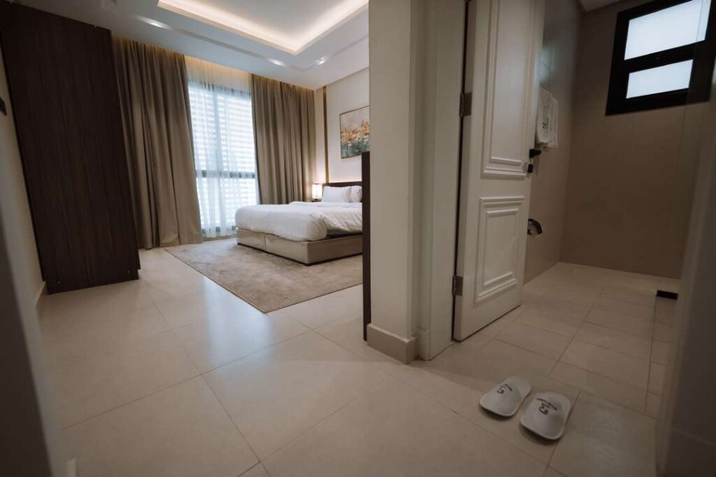 2 Bedroom Apartment 13,9,4 5